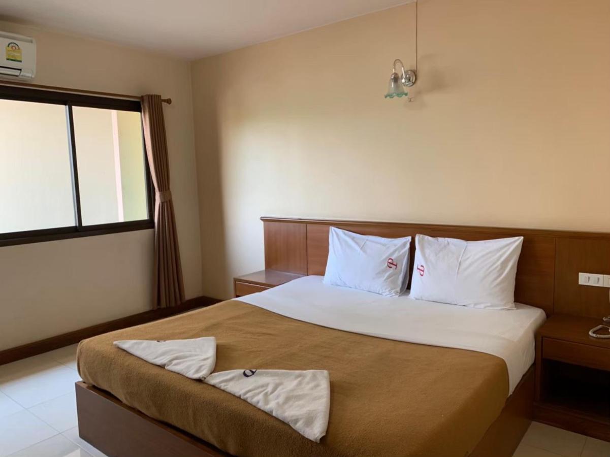Aparthotel Pat Place à Chiang Mai Extérieur photo